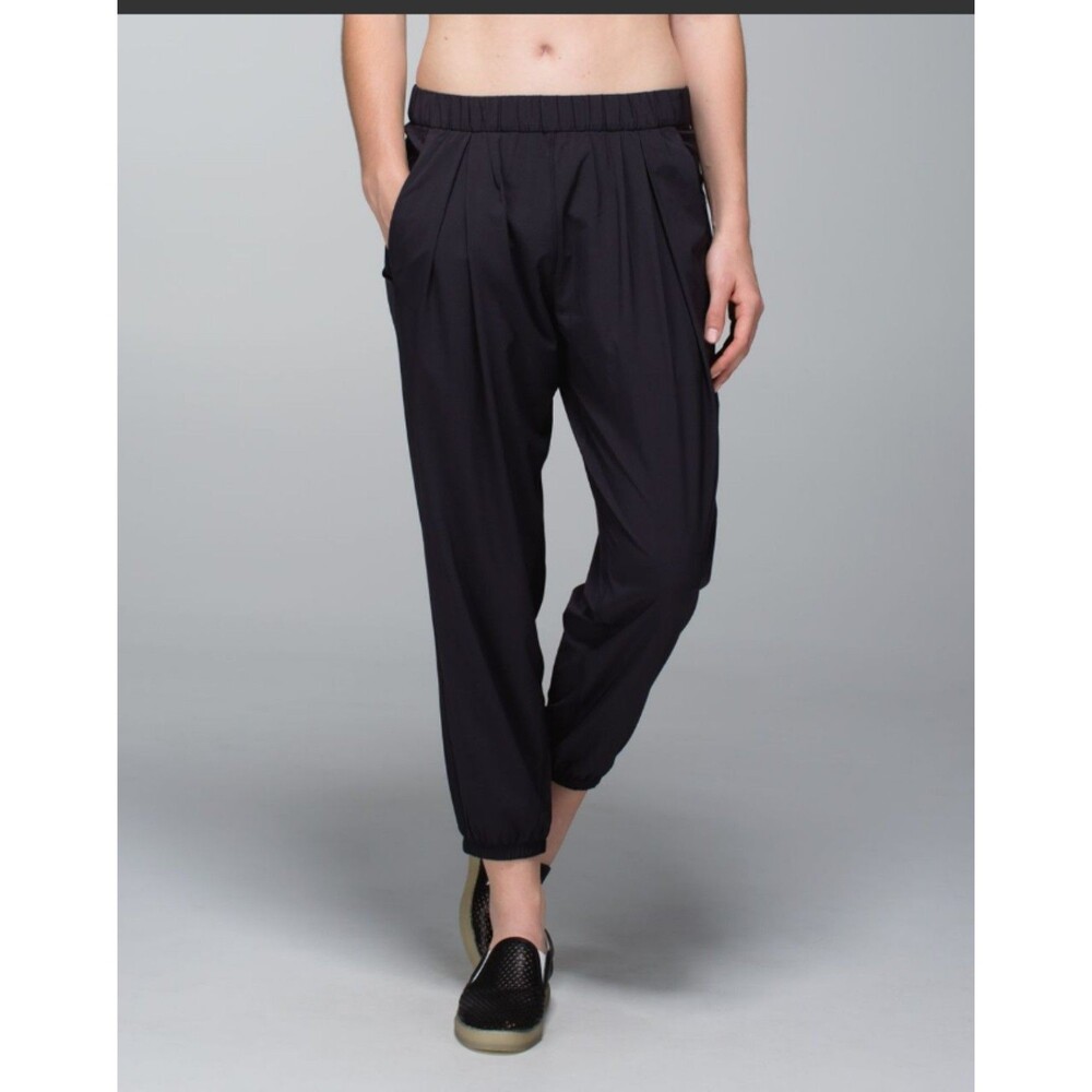 Women's Lululemon Rollin' With My Omies Pants Black Size 2 Athleisure Casual